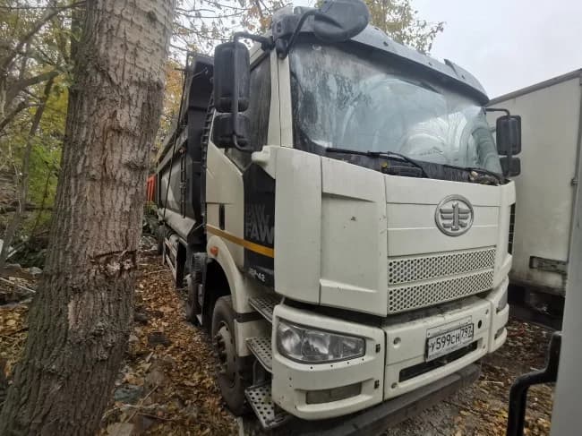 FAW J6